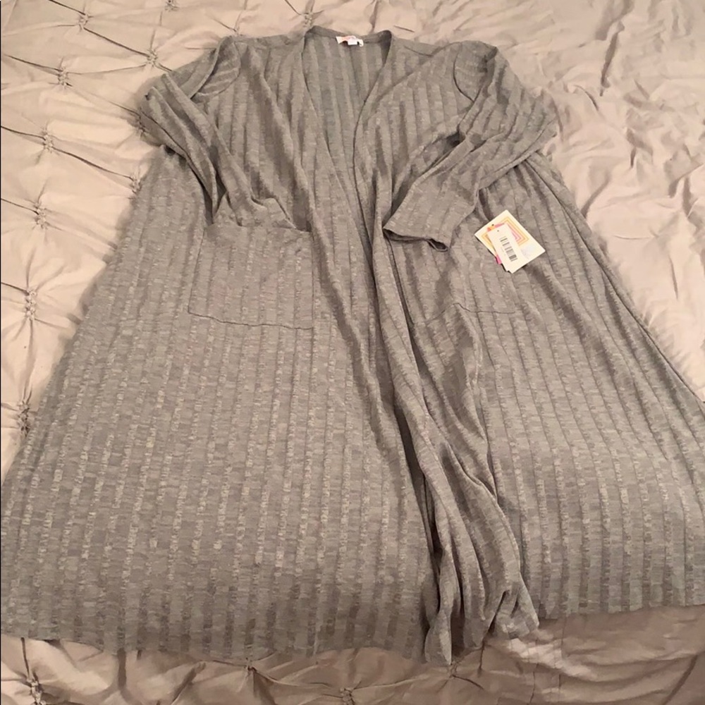 Textured grey duster